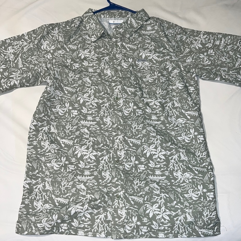 BOYS Columbia button up size XL